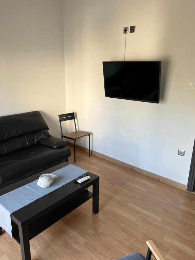 ארטמידה Above Apartments Near The Airport מראה חיצוני תמונה