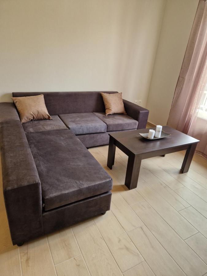 ארטמידה Above Apartments Near The Airport מראה חיצוני תמונה