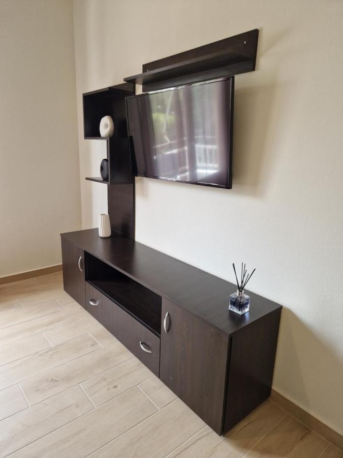 ארטמידה Above Apartments Near The Airport מראה חיצוני תמונה