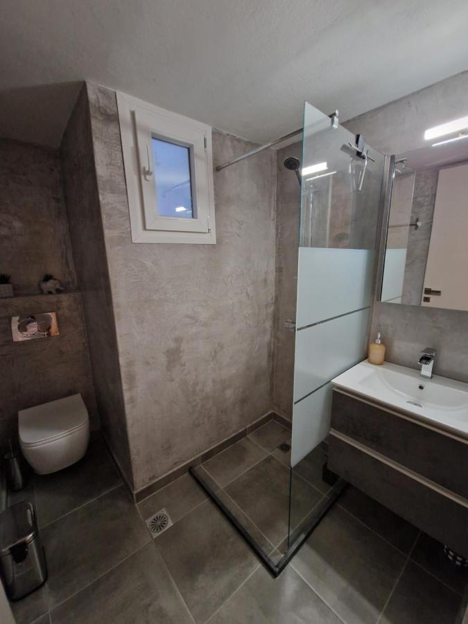 ארטמידה Above Apartments Near The Airport מראה חיצוני תמונה