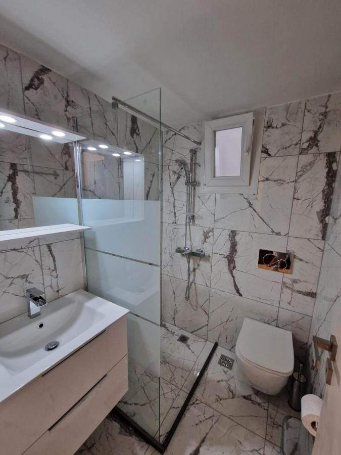 ארטמידה Above Apartments Near The Airport מראה חיצוני תמונה